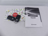 ユーザーガイド、メンテナンスノートが揃っています。スマートキーは、カギを取り出す手間がなく施錠開錠・エンジン始動ができる便利なキーです。