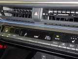 オートエアコンで快適な室内です。