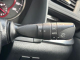 【オートライト(AUTO)】外の明るさをシステムが感知して、自動でヘッドライトが点灯します!ヘッドライトをつけ忘れを防ぐ便利機能です。