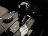 8速ステップトロニック付AT I-driveコントローラーでモニター部分を操作します。直感的に使用することが可能です。