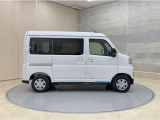 全車1年間の走行距離無制限のロングラン保証付きです。また、さらに安心をお求めの方には1年〜2年の保証延長ができる「ロングラン&alpha;保証」(有償)もお選びいただけます。