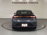 横一線にシャープな光を放つ、リヤコンビネーションランプ!特徴的な見た目で、後続車からの視認性を確保!