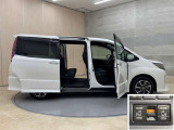 狭いスペースでも、隣の車を気にせず開閉出来るスライドドア。どんな場所でもドアを十分に大きく開くことが出来るので乗り降りや荷物を載せるのに便利です。