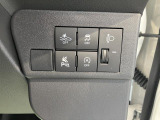 車両状態証明書修復歴の有無も一目瞭然。機能や内装・外装、走行距離、修復歴の有無をチェックし、クルマの状態を10段階にした車両状態証明書。数字や記号を使ってわかりやすく表示しています。