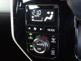 オートエアコンを装着しておりますので車内をお好みの快適な温度に保つことが可能です!