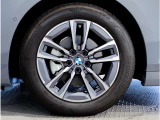 BMW純正アルミホイールです。納車時にはアルミホイールコーティングも承っております!是非ご検討下さいませ。