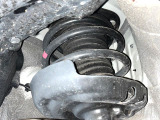 お車を安心してお乗りいただく為には、足回りの定期点検が欠かせません。サービスサポート(有償保証)では無料点検もご提供しており、安心のカーライフをお過ごしいただけるサポート体制が整っています。