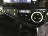 左右独立温度コントロールフルオートエアコンです。運転席、助手席それぞれで独立して温度設定ができます。冷え性の方が乗っても安心ですね♪