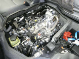 「エンジンルーム洗浄」済み◆普段は目が届きにくいエンジンルームも、高圧洗浄と専用洗剤で油汚れを取り除いてあります。!