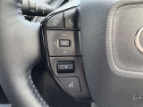 ステアリングスイッチ付!運転中も目線を動かす事無く音量等の操作可能!