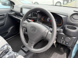 痛みの出やすい運転席シートの角、フロアマット、座面、ともに良好です