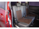 【セカンドシート】 ゆったり座れる快適空間です。