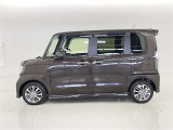 両側パワースライドドア付きだから、狭い駐車スペースなどでの 乗り降りラクラク!小さなお子さまのいるご家庭には嬉しい装備。