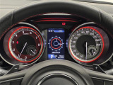 【メーターまわり】ドライバーから見やすい位置にあって安全運転に寄与します。マルチインフォメーションディスプレイでは、クルマに関するたくさんの情報を確認可能。