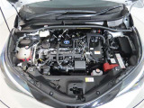 車にとって、とても大切な部分のエンジンルーム。綺麗に清掃済みで安心です。