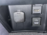 シガーソケット用の充電器が使用可能です!