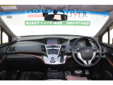 ステアリングの剥げもありません!! 運転する際に目に付くところですので綺麗な方がいいですよね☆ またダッシュボードも綺麗ですよ☆何か剥がした跡がベタベタ残っていると目に付いて嫌ですよね!