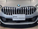 【キドニーグリル】BMWは約90年もの間、ほぼ全ての車両にひと目でBMWだと分かるこの特徴的なフロントグリルが備えられ、デザイン・アイコンとして親しまれてきました。