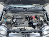 エンジンルームの画像です。店舗にて現車の確認もいただけますので、お電話で在庫のご確認の上是非ご来店くださいませ!!!ワクワクするクルマ選びをご提案します!