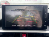 バックカメラが付いているので後方確認が非常にしやすいです。今や運転初心者も熟練者も必須装備!ついていて損はないですね♪