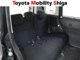 後席もゆとりあるスペ-スをしっかり確保。