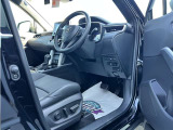 パワーシート搭載。微妙な調整が手軽にでき、最適なポジションで運転することが可能です。