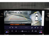 上から車両を見下ろしたような映像をナビゲーション画面に表示する「パノラミックビューモニター(床下透過表示機能付き)も搭載しています。
