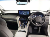 オシャレなインテリアで運転する気分も盛り上がりますよね^^