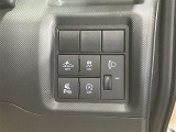 アイドリングストップ機能がついているので、停車時にエンジンを止めて燃料消費を抑えます。環境にもお財布に優しいですね♪
