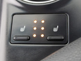 シートヒーターを装備しています!高級車ならではの装備です!シートが暖まりますので、寒い冬場も快適にご乗車頂けます!腰にも優しい!お子様や女性にも嬉しい装備ですね!!