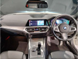 ☆センターパネルを運転席側に僅かに傾けたBMW独特のインパネ☆【駆け抜ける歓び】はここからもスタートしております☆