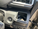 運転席ドリンクホルダーです。
