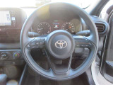 ステアリングから手を離さず、運転に集中したままオーディオ等の操作ができます。