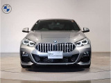 【キドニーグリル】BMWは約90年もの間、ほぼ全ての車両にひと目でBMWだと分かるこの特徴的なフロントグリルが備えられ、デザイン・アイコンとして親しまれてきました。