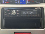 AUX端子付きCDチューナー。スマホやメモリー媒体にお手持ちの、貴方のお気に入りの音楽を車内でも楽しめます♪