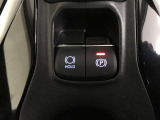 電動パーキングブレーキを搭載。スイッチ操作でパーキングブレーキを作動・解除することが可能ですので、操作の力が不要ですよ♪