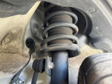 お車を安心してお乗りいただく為には、足回りの定期点検が欠かせません。サービスサポート(有償保証)では無料点検もご提供しており、安心のカーライフをお過ごしいただけるサポート体制が整っています。