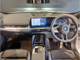 ☆センターパネルを運転席側に僅かに傾けたBMW独特のインパネ☆【駆け抜ける歓び】はここからもスタートしております☆