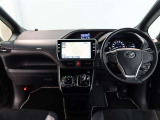 見通しのよいすっきりとした視界で、誰でも運転しやすいです。運転のしやすさは疲れにくさにも繋がりますよ♪