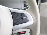 『ハンドル右側』のスイッチは、空調や色々な機能を操作できるようになっています!車種により変わるので詳しくは、お尋ねください!