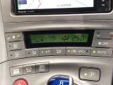 ★オートエアコン★お好みの温度に設定すれば、自動でその温度に調整してくれ、温度を維持してくれます。快適なドライブをするための重要な条件です。