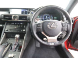 見通しのよいすっきりとした視界で、誰でも運転しやすいです。運転のしやすさは疲れにくさにも繋がりますよ♪