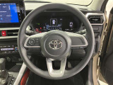 ステアリングから手を離さず、運転に集中したままオーディオ等の操作ができます。