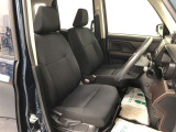 運転席は、高いアイポイントと広いガラスエリア、水平基調のインパネによって、車両前方と周囲の状況をしっかり見渡せる見晴らしの良さが魅力的!