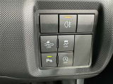 コーナーセンサーを車の前後に装備。障害物までの距離に応じて警告音を変えてお知らせ。縦列駐車時や駐車場・車庫などでの取り回しをサポートします。詳細は販売店スタッフまでおたずねください。