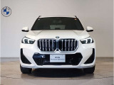 ☆BMWの代名詞とも言える【キドニーグリル】一目見ただけでBMW車であると認識できる確固たるアイコンとして存在感を放ちます☆