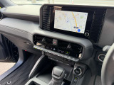 8インチタッチパネルディスプレイ(ナビの設定や車両の設定を行います)