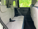 運転席側後部座席
