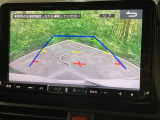 【バックカメラ】駐車時に後方がリアルタイム映像で確認できます。大型商業施設や立体駐車場での駐車時や、夜間のバック時に大活躍!運転スキルに関わらず、今や必須となった装備のひとつです!