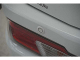【クリアランスソナー】 障害物が近づくと、メーター画面でのディスプレイ表示やブザーで知らせてくれる機能がある装置です。